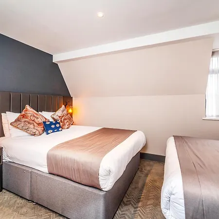 Hotel apartamentowy Epic Duke Street Townhouse *