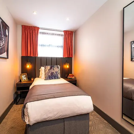 Epic Duke Street Townhouse *