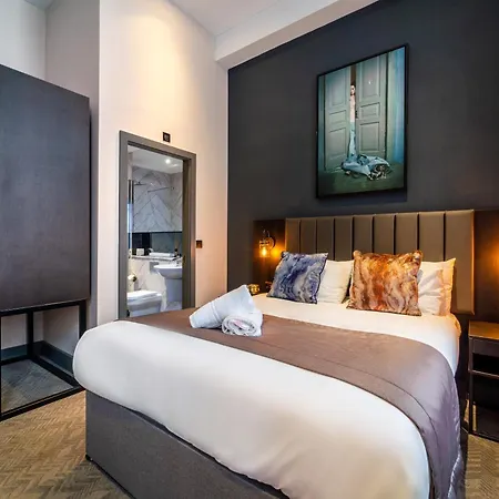 Hotel apartamentowy Epic Duke Street Townhouse *