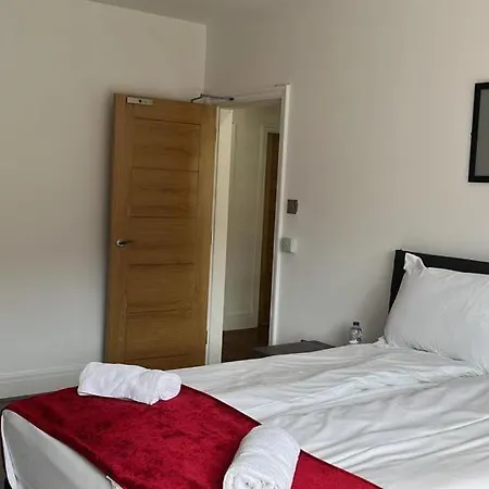 Tia Otel