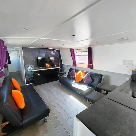 The Joker Boat Bådhotel Liverpool