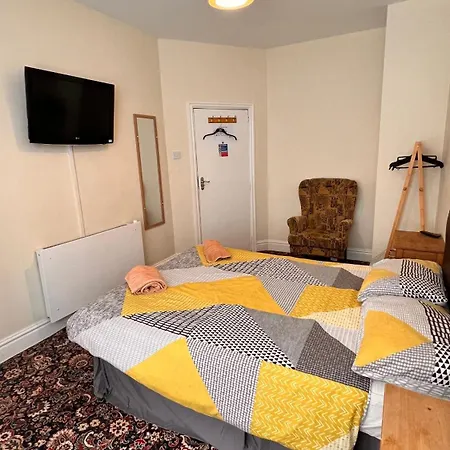 Konukevi Castle 86-88 Sheil Rd L6 3af 3*