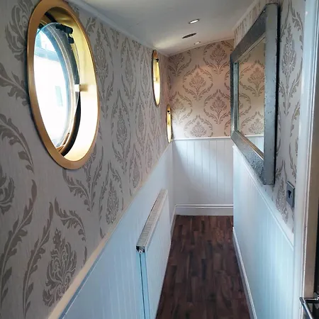 Titanic Boat 5* Liverpool