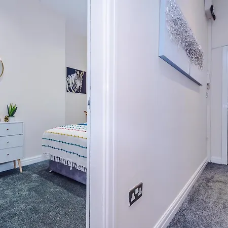 Large Duplex In Centre! Lime Street! Football! Ideal For Stag And Hen Do Stays! Liverpool