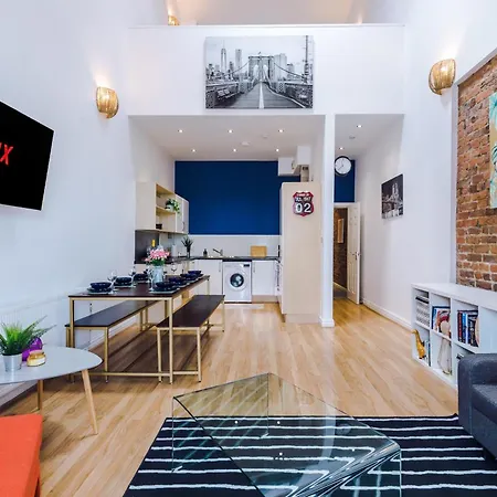 Large Duplex In Centre! Lime Street! Football! Ideal For Stag And Hen Do Stays!
