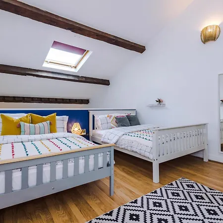 Large Duplex In Centre! Lime Street! Football! Ideal For Stag And Hen Do Stays! Lägenhet *