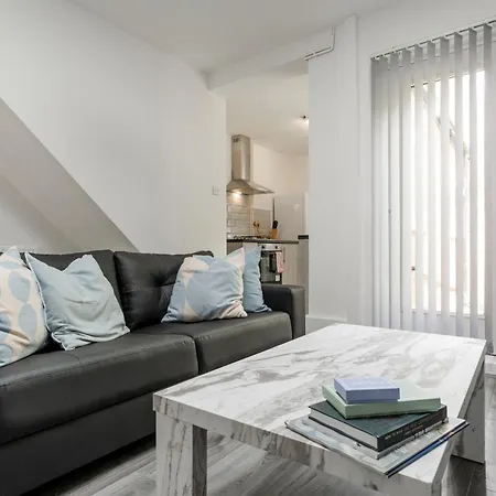 Vichy - Strathcona Suites, In Wavertree Holiday home *