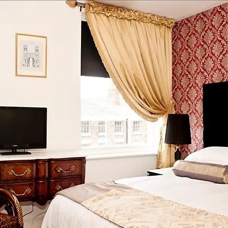 Отель The Georgian Town House