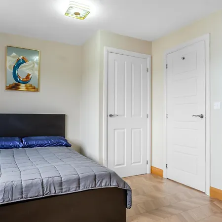 Luxurious 4 Bedroom House * Liverpool