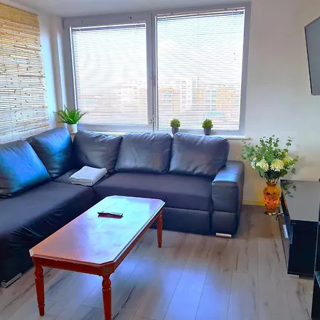 Sidemersey Livings- And Quiet 2-bedroom Flat With A View *