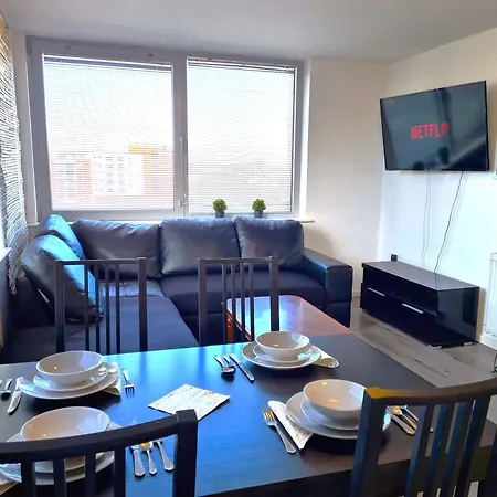 Sidemersey Livings- And Quiet 2-bedroom Flat With A View * 리버풀