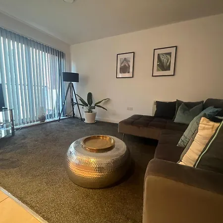 Stunning Centre Apartment, Benson Street, 1 *