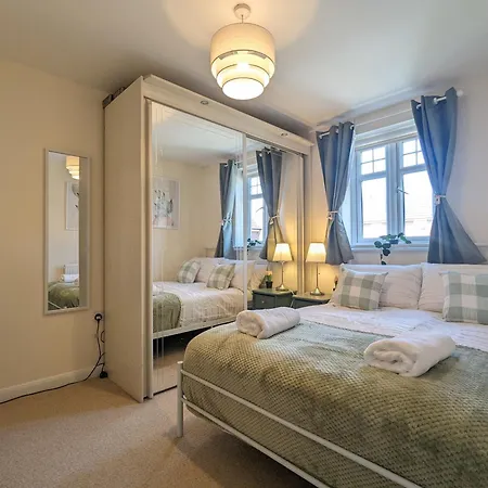 Ferienhaus Large 4-bedrooms House Near Centre Free Parking Liverpool