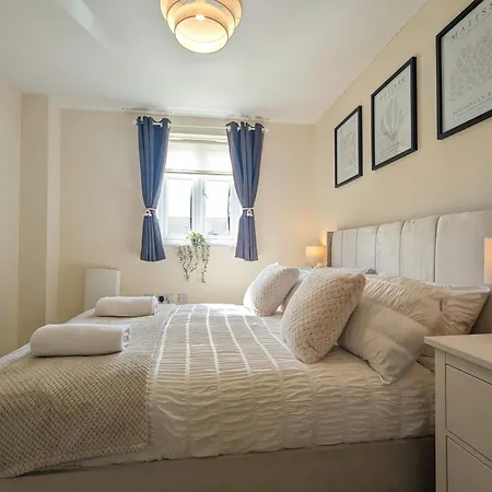 Large 4-bedrooms House Near Centre Free Parking Ferienhaus *