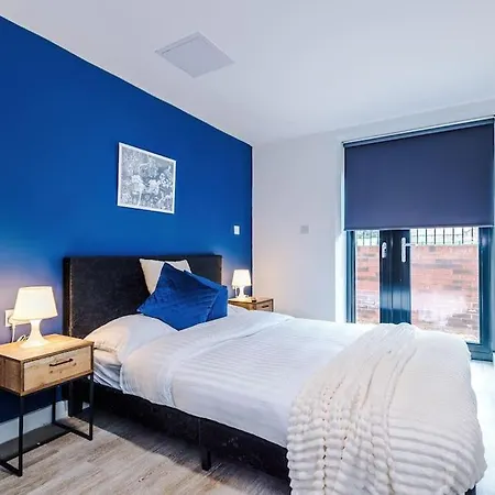 Stunning Duplex In Liverpool, Available For Long Term Liverpool