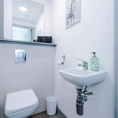 Stunning Duplex In Liverpool, Available For Long Term Appartement *