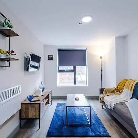 Apartment Stylish Apartment, Sleeps 4, Pool Table, Available For Long Term Liverpool