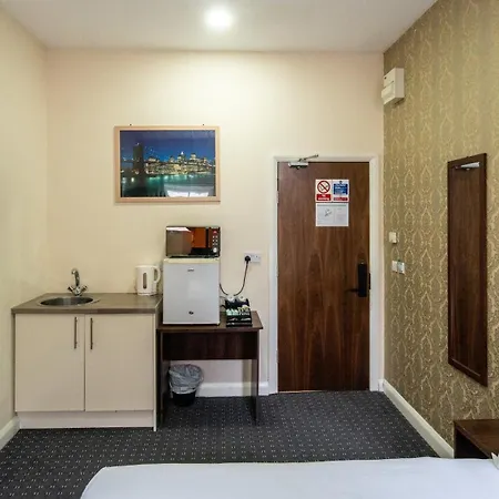 Trivelles Seaforth Отель 3*