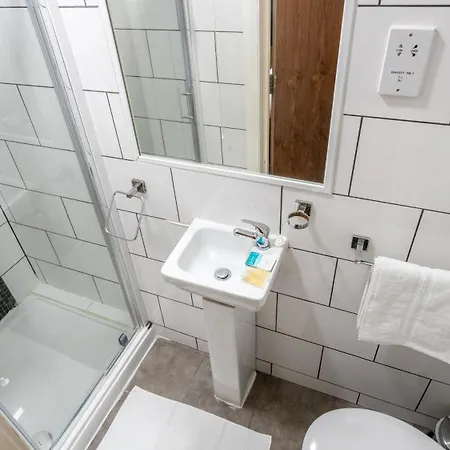 Отель Trivelles Seaforth 3*