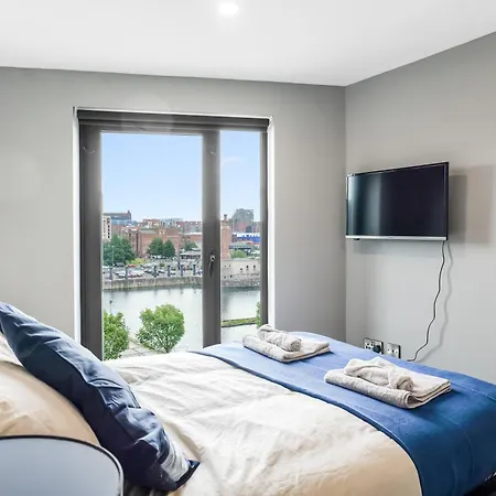 Waterfront Luxury * Liverpool