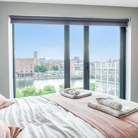 Waterfront Luxury Apartment Liverpool