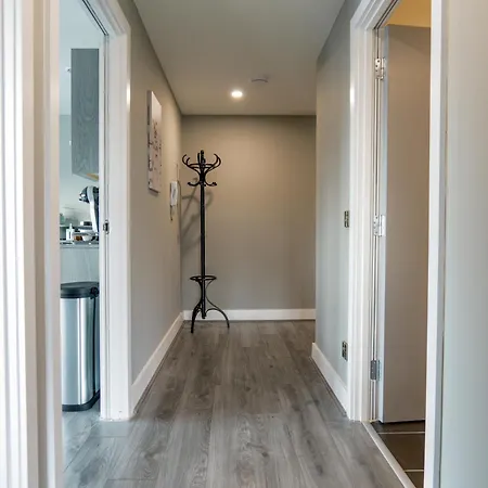 Waterfront Luxury Apartment *