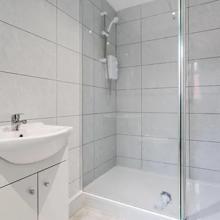 Apartment Supersized 5 Bedroom Ensuite Free Parking By Hinkley Homes Liverpool