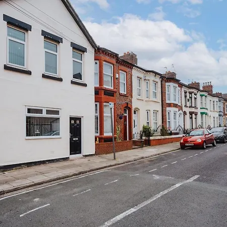 Supersized 5 Bedroom Ensuite Free Parking By Hinkley Homes Apartment *