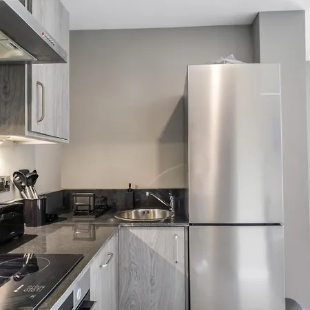 20, Elegant 2-bed Ливерпуль