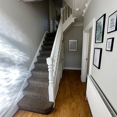 Apartment Modern 5 Bedroom House Near Lark Lane Liverpool