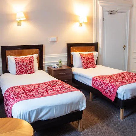 Adelphi Hotell 3*