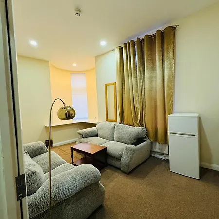Отель Trivelles Seaforth 3*