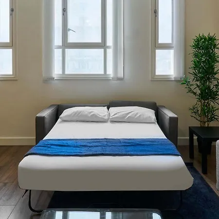Host & - Three Graces Getaway Liverpool