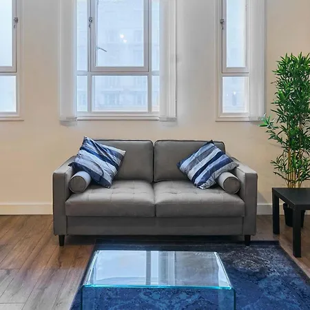 Host & - Three Graces Getaway * Liverpool