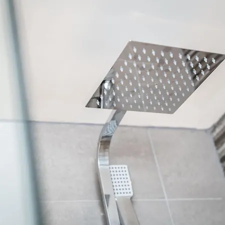 Apartamento Chavasse Cove Sleeping 6 Guests With Parking *