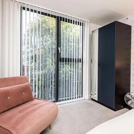 Apartamento Chavasse Cove Sleeping 6 Guests With Parking *