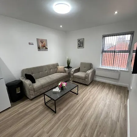 Apartment Freshly Renovated Self Contained Free Parking Liverpool
