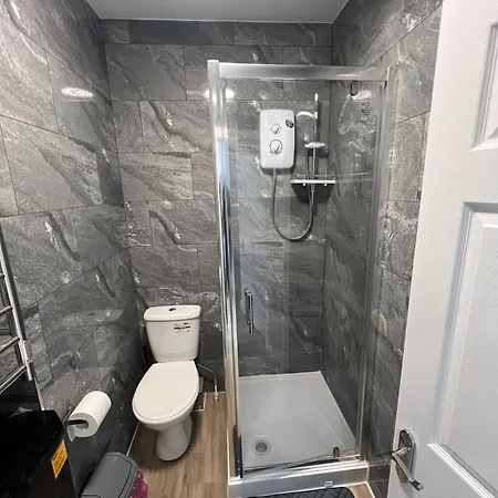 Apartment Freshly Renovated Self Contained Free Parking