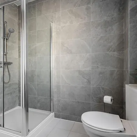 Pass The Keys Brand New Fantastic Location *