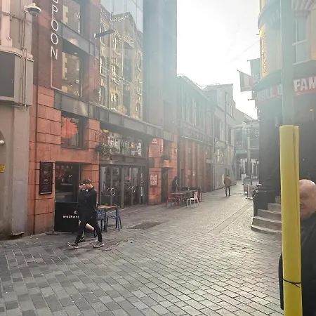 Amazing 10 Bed On Mathew Street Sleeps 18 * Liverpool