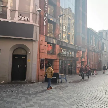Amazing 10 Bed On Mathew Street Sleeps 18 * Liverpool