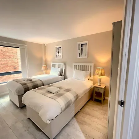 The Urban Retreat Sleeping 6 Guests With Parking & Balcony Apartamento Liverpool