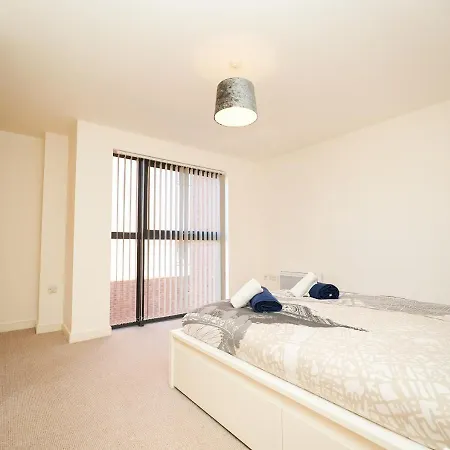 Luxury Two Bedroom Centre شقة ليفربول