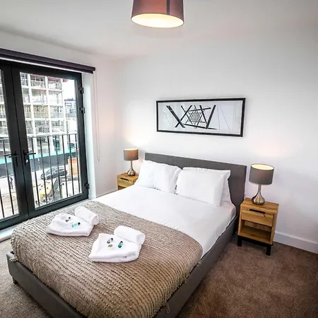 Modern & Bright 1 Bed In Apartment
