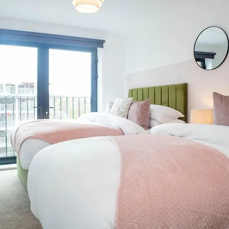 Renaissance - 2bed - Sleeps 7 - *