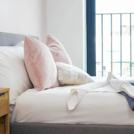 Oriel Blue - - 2bed