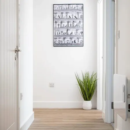 Oriel Blue - - 2bed *