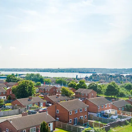 Apartment Spacious One Bedroom With Scenic View In Centre By Eason Stays, Ideal For Weekend Getaways & Business Travels - Free Parking Liverpool