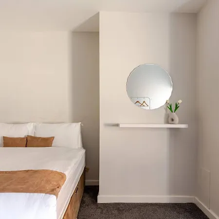 Appartement Escape - Modern 1-bed With Sofa Bed, Sleeps 4 - Perfect For Families & Friends *