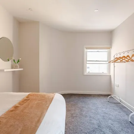 Escape - Modern 1-bed With Sofa Bed, Sleeps 4 - Perfect For Families & Friends * Liverpool